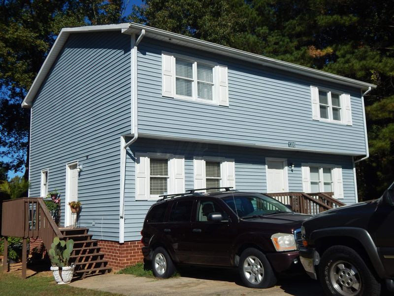 1300 Cherrycrest Dr, Durham, NC 27704