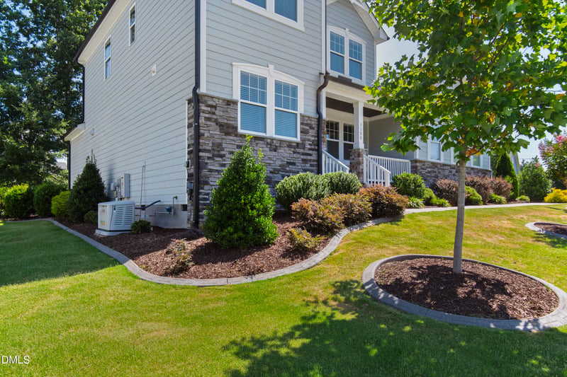 1300 Commons Ford Pl, Apex, NC 27539