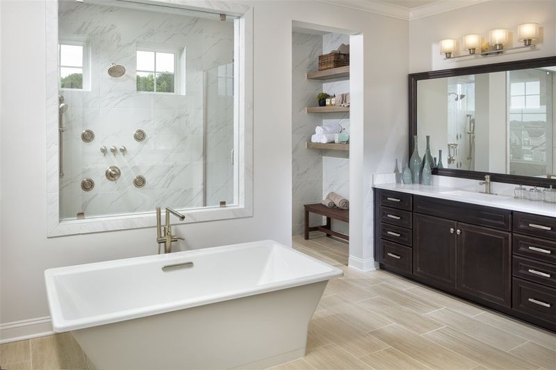 1300 Diamond Valley Dr, Cary, NC 27513
