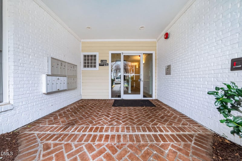 1300 Durlain Dr #105, Raleigh, NC 27614