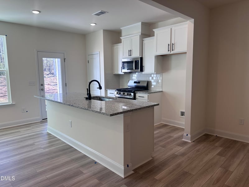 1300 Hammond Dr, Mebane, NC 27302
