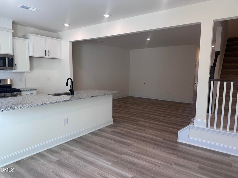 1300 Hammond Dr, Mebane, NC 27302