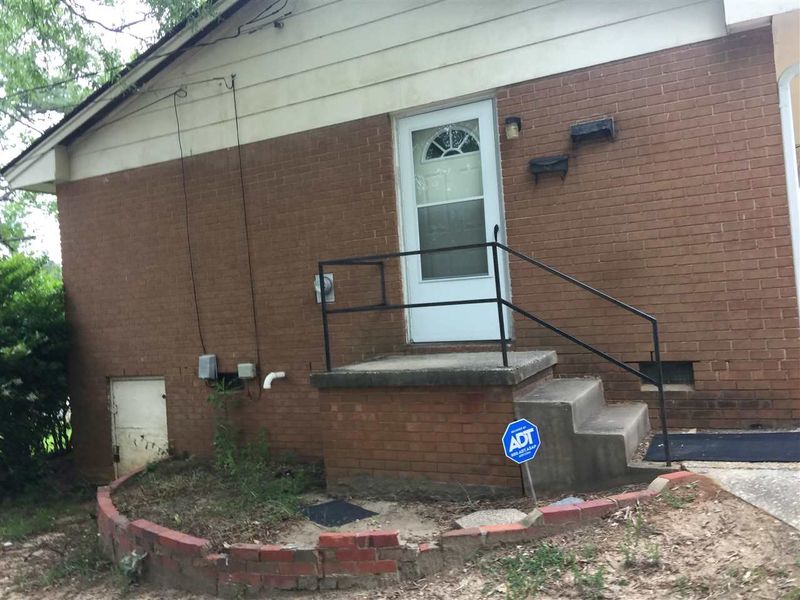1300 N King Charles Rd, Raleigh, NC 27610