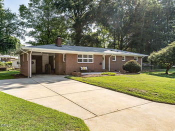 1300 Lakeside Dr, Garner, NC 27529