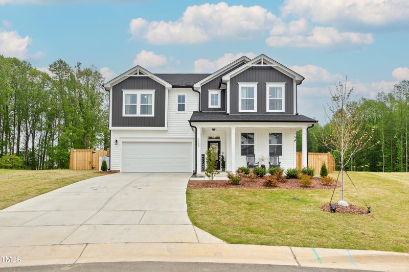 1300 Mcfarlan Ct, Holly Springs, NC 27540