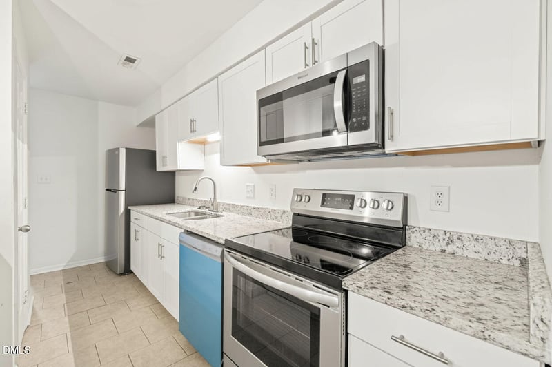 1300 Park Glen Dr #102, Raleigh, NC 27610