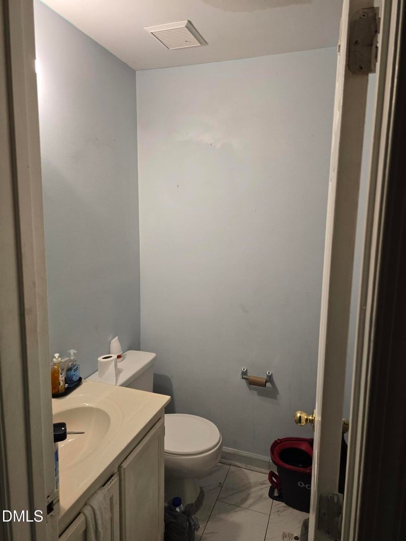 1300 Park Glen Dr #104, Raleigh, NC 27610
