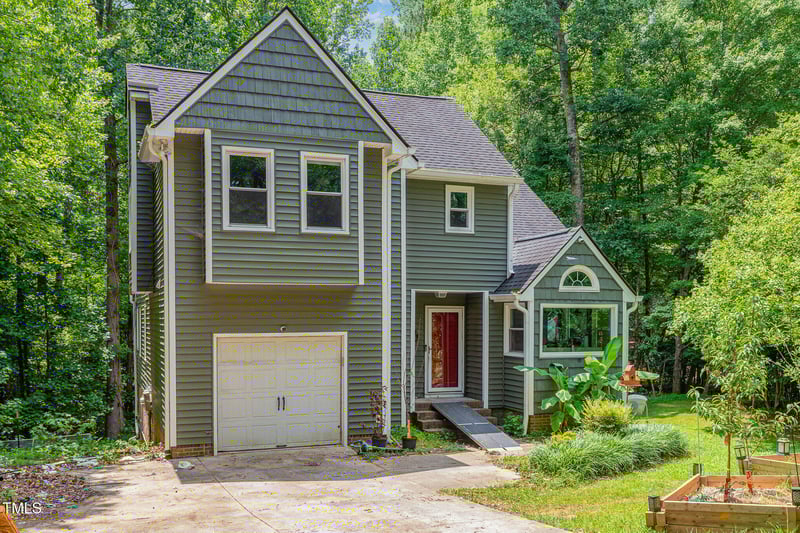 1300 Pine Trl, Clayton, NC 27520