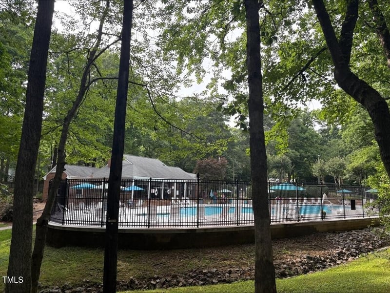 1300 Seabrook Ave, Cary, NC 27511