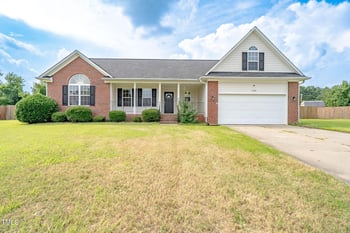 1300 Shoshone Pl, Fayetteville, NC 28314