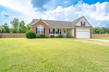 1300 Shoshone Pl, Fayetteville, NC 28314