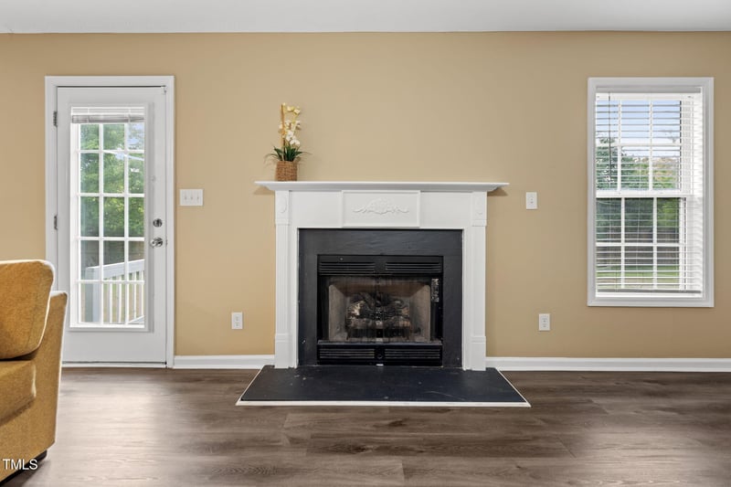 1300 Shoshone Pl, Fayetteville, NC 28314