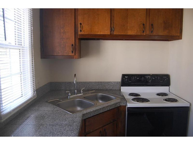 1300 Warwick Dr #5A, Burlington, NC 27215