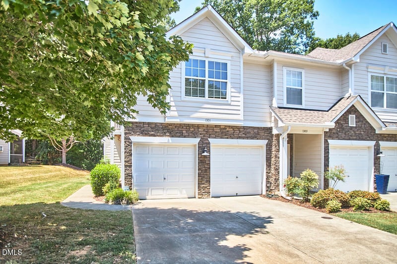 1301 Bartlett Cir, Hillsborough, NC 27278