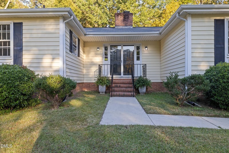 1301 Brucemont Dr, Garner, NC 27529