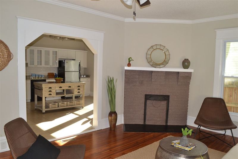 1301 W Chapel Hill St W, Durham, NC 27701