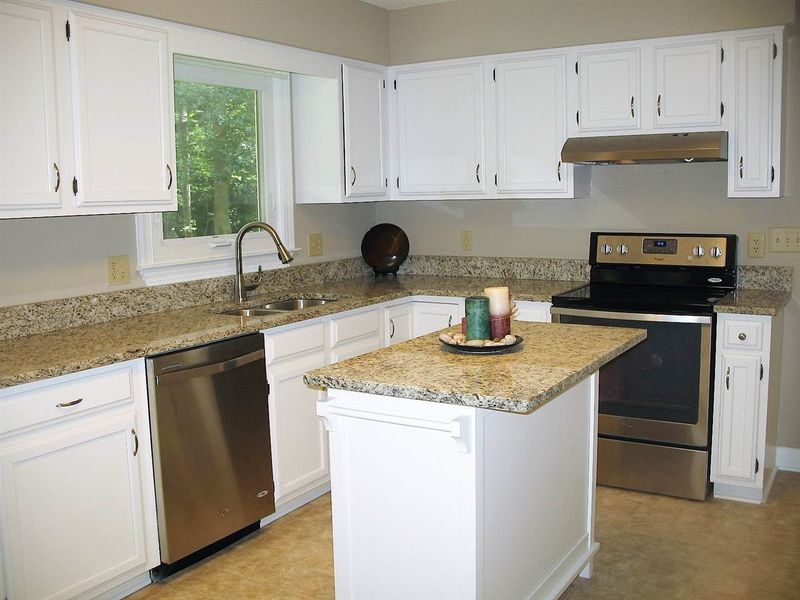 1301 Chimney Hill Dr, Apex, NC 27502