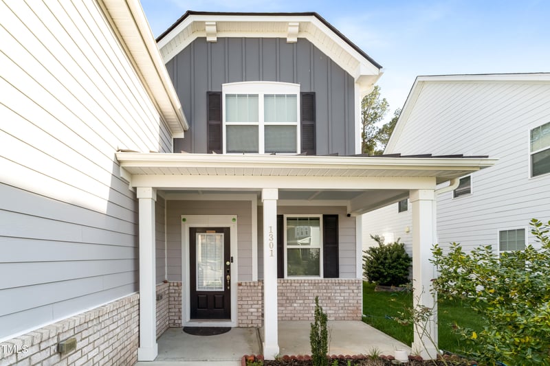 1301 Elliott Ridge Ln, Morrisville, NC 27560