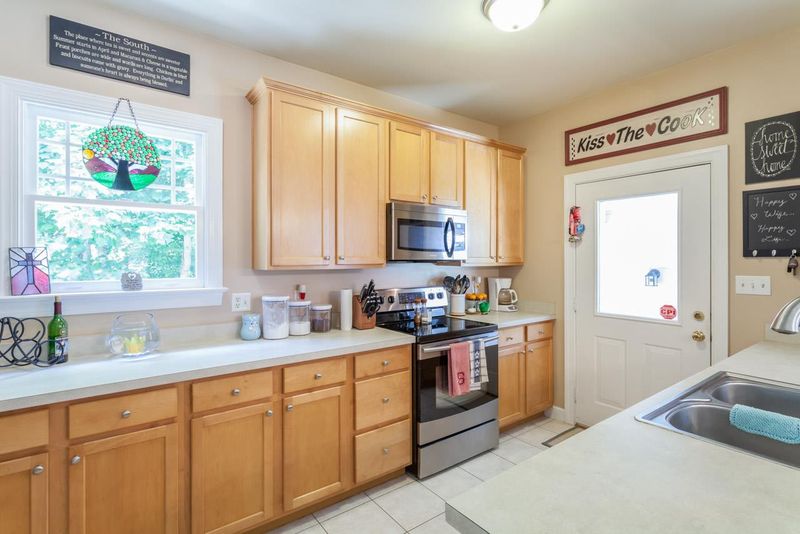 1301 Grappenhall Dr, Apex, NC 27502