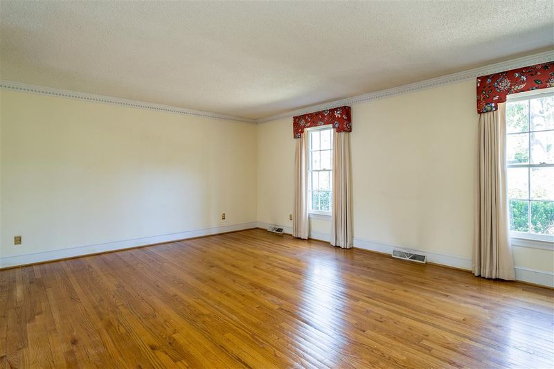1301 Kershaw Dr, Raleigh, NC 27609