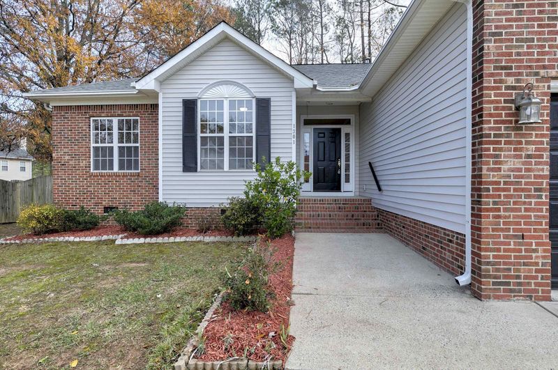 1301 Waterford Green Dr, Apex, NC 27502