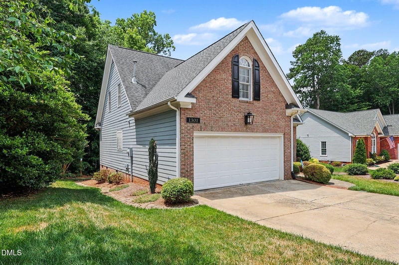 1301 Wedgeland Dr, Raleigh, NC 27615