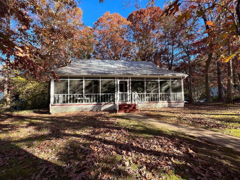 1302 Castalia Dr, Cary, NC 27513
