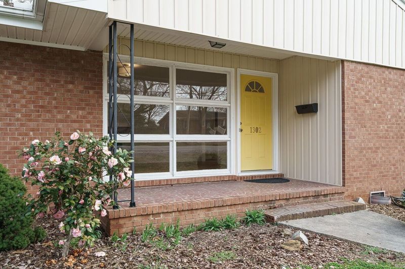 1302 Lakeside Dr, Garner, NC 27529