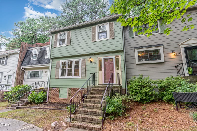 1302 Springlawn Ct, Raleigh, NC 27609