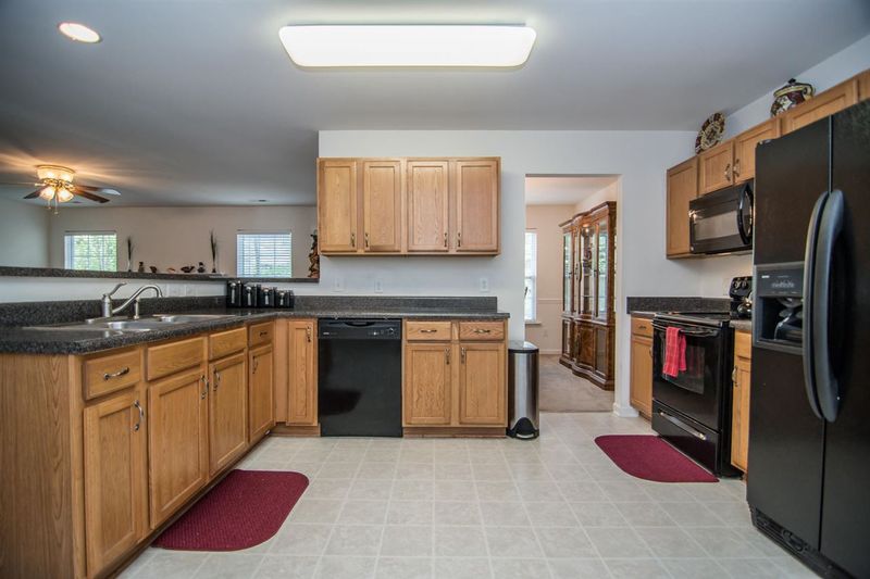 1303 Cricket Ridge Dr, Raleigh, NC 27610
