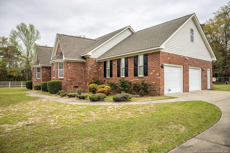 1303 Steeple Run Dr, Fayetteville, NC 28312