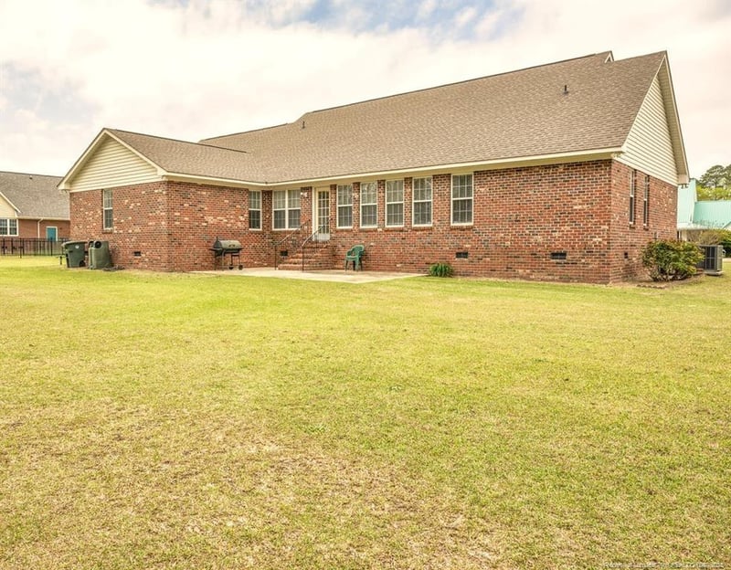 1303 Steeple Run Dr, Fayetteville, NC 28312