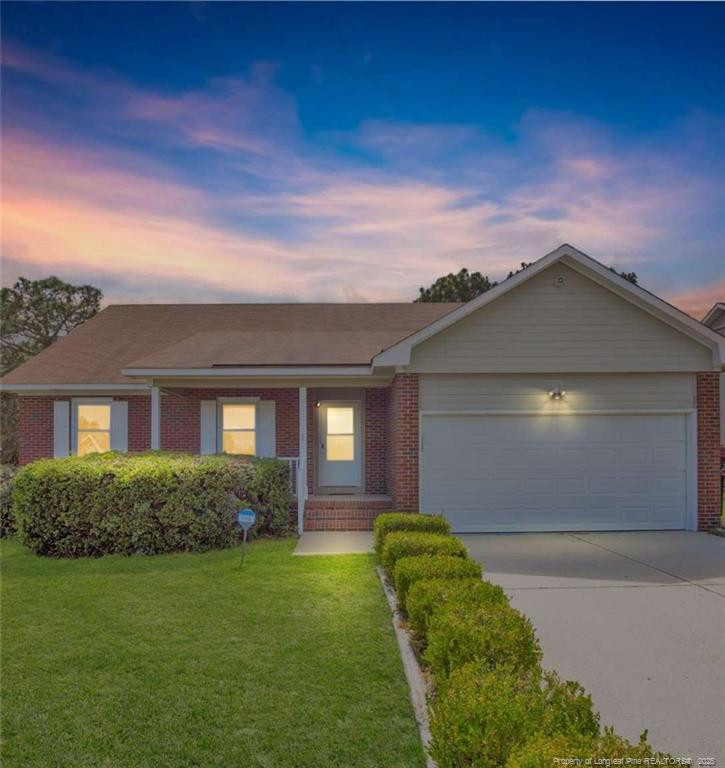 1304 Alexwood Dr, Hope Mills, NC 28348