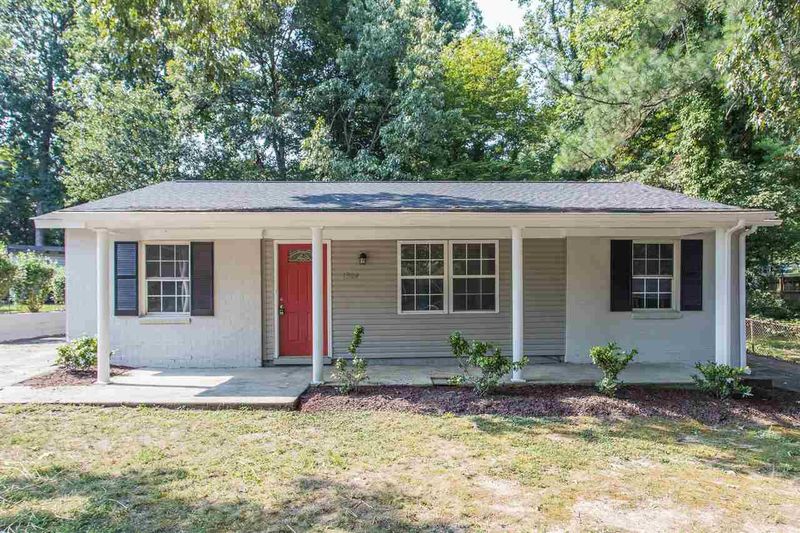 1304 Armstrong Cir, Raleigh, NC 27610