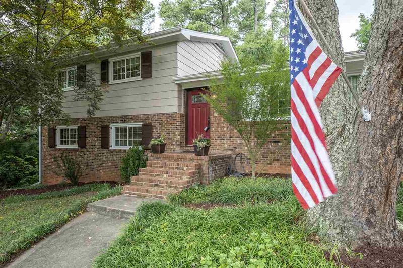1304 Currituck Dr, Raleigh, NC 27609