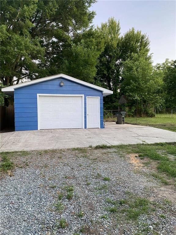 1304 Elm St, Burlington, NC 27217