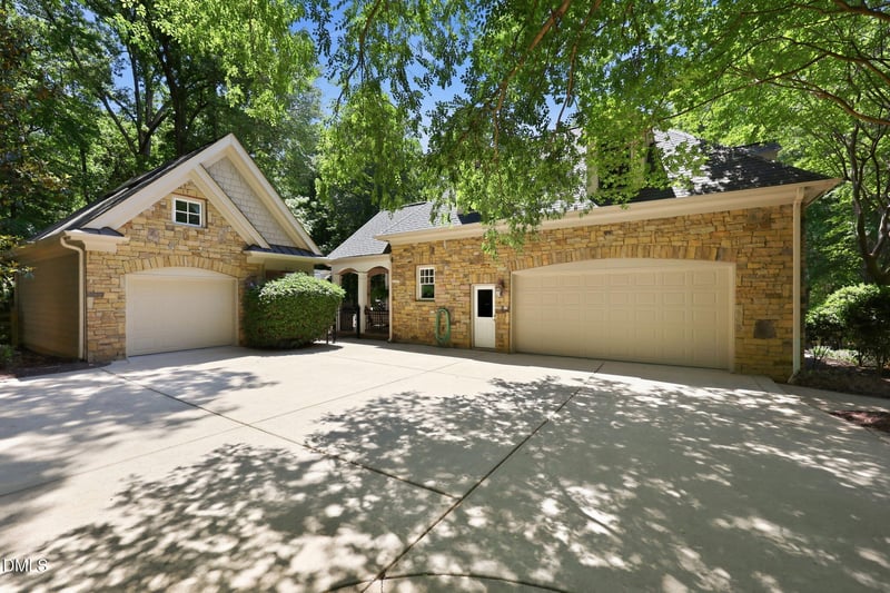 1304 Enderbury Dr, Raleigh, NC 27614