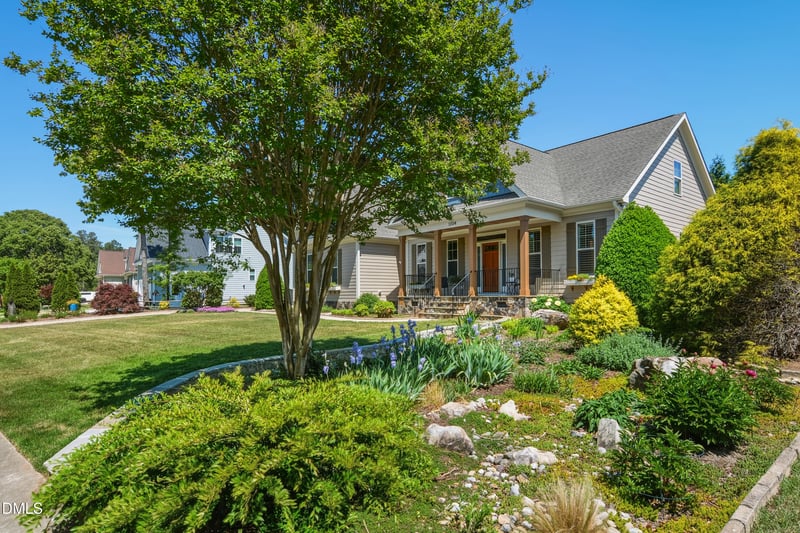 1304 Golden Bluff Ln, Fuquay Varina, NC 27526