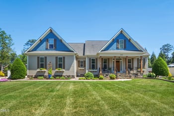 1304 Golden Bluff Ln, Fuquay Varina, NC 27526