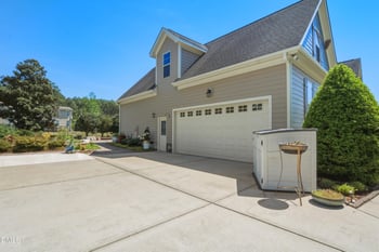 1304 Golden Bluff Ln, Fuquay Varina, NC 27526