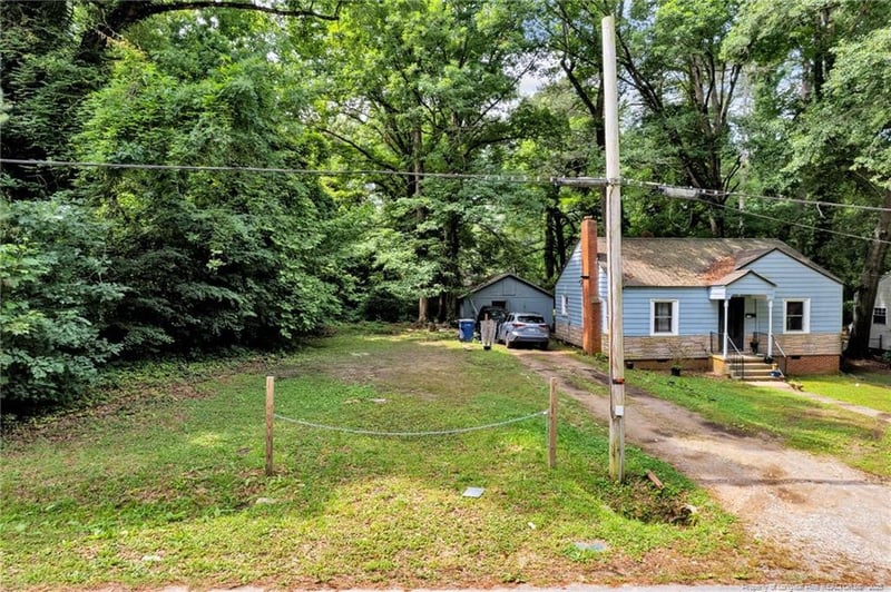 1304 Goldsboro Ave, Sanford, NC 27330