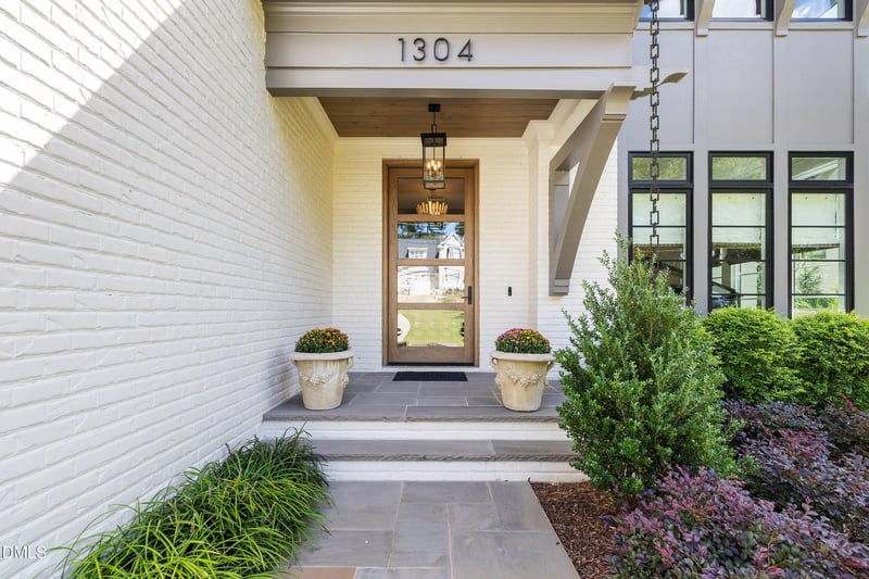 1304 Ivy Ln, Raleigh, NC 27609