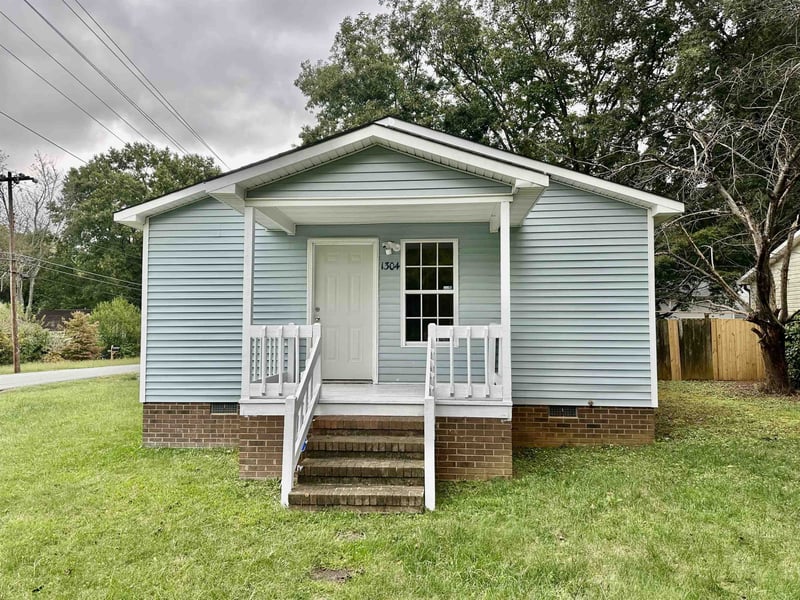 1304 Queen Ann St, Burlington, NC 27217