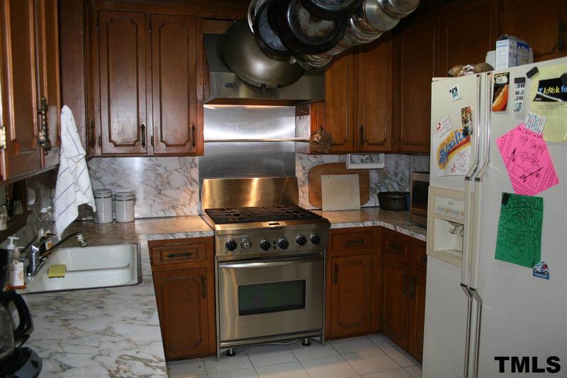 1304 N Salem St, Apex, NC 27502