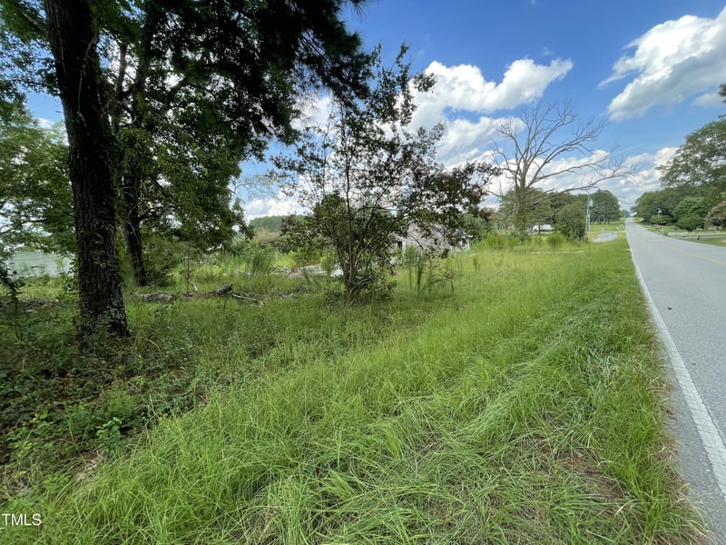 1304 Shade Tree Rd, Benson, NC 27504