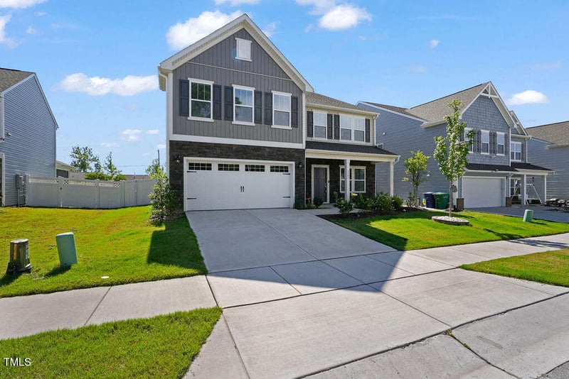 1305 Addison Lake St, Fuquay Varina, NC 27526