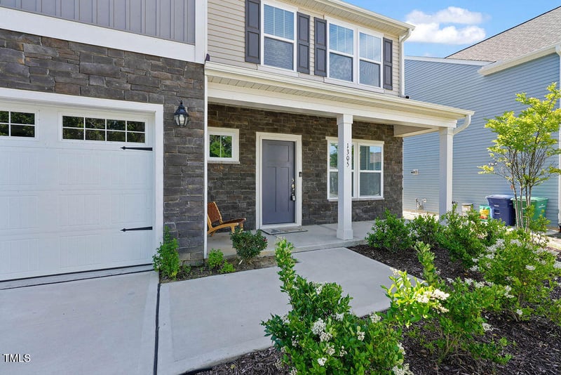 1305 Addison Lake St, Fuquay Varina, NC 27526