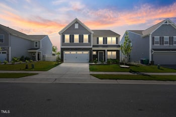 1305 Addison Lake St, Fuquay Varina, NC 27526