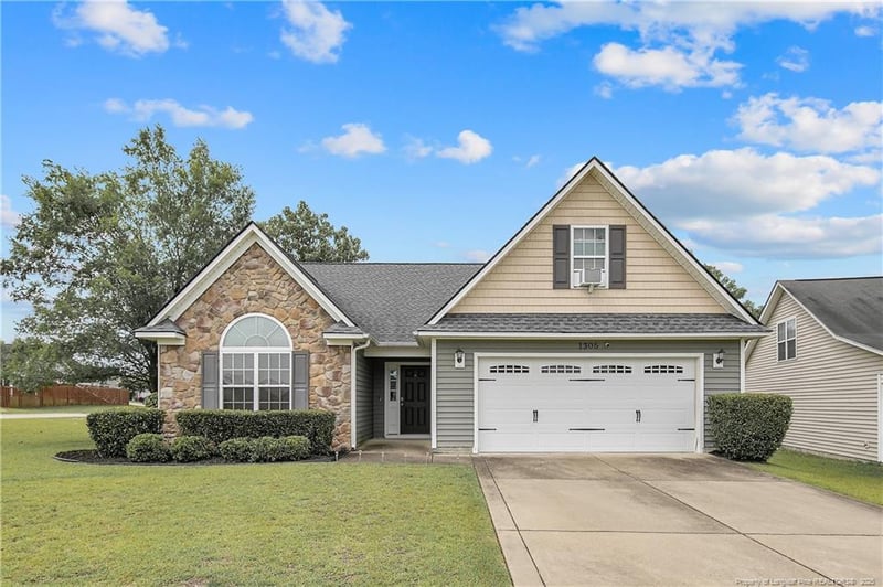 1305 Anhinga Ct, Fayetteville, NC 28306