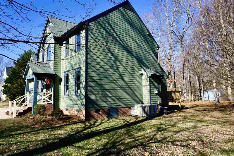 1305 Briardale Ln, Durham, NC 27712